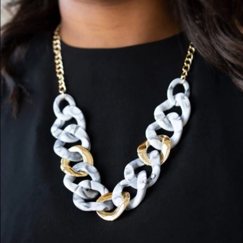 NWOT Paparazzi Marble and Gold Chain Necklace Set